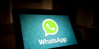 The crash occurred in the WhatsApp messenger