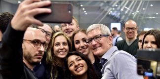 Apple has patented a "group selfie quarantined"