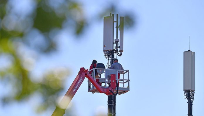 Mobile operators are preparing to bury the 3G standard